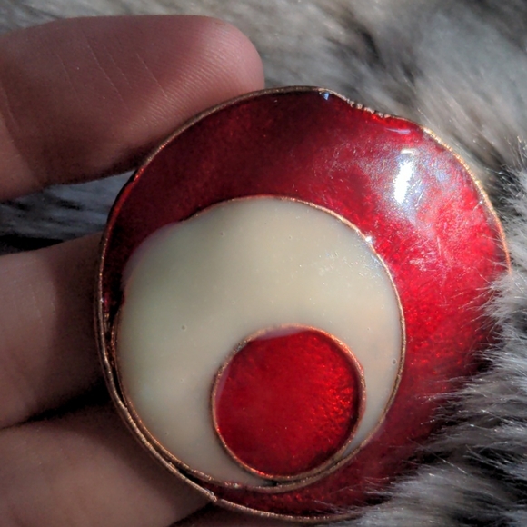 unknown Jewelry - 🌷Enameled Pendant - Deep Red & Cream on Bonze